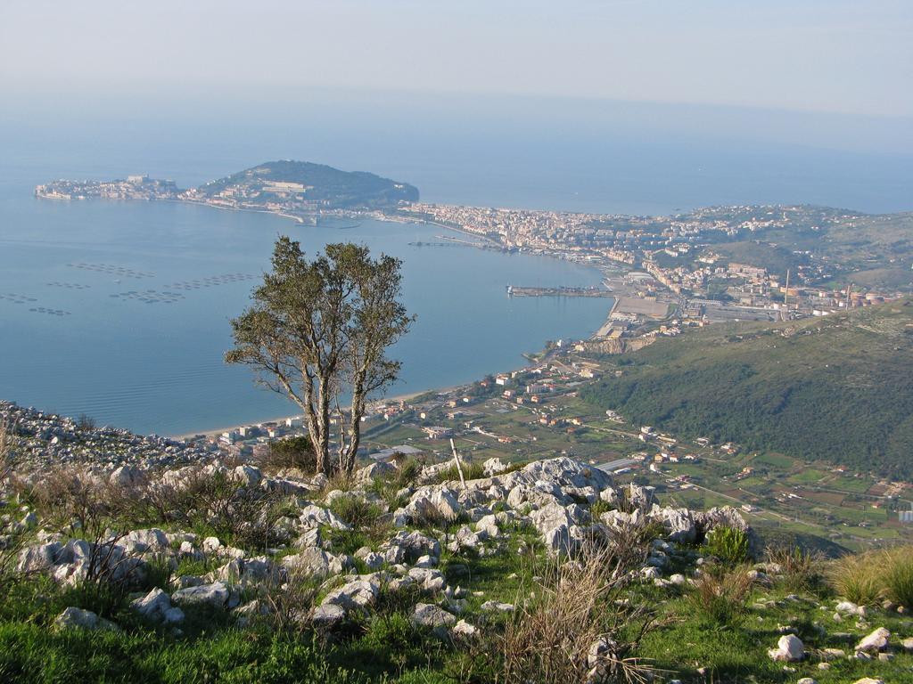 Villa Il Nido Dei Gemelli Formia Exterior foto